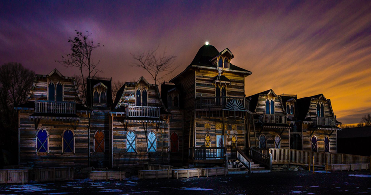 11 Haunted Houses You Can Visit Near Ann Arbor, Mapped